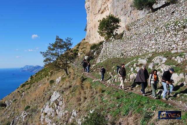 passaggio sul convento.JPG